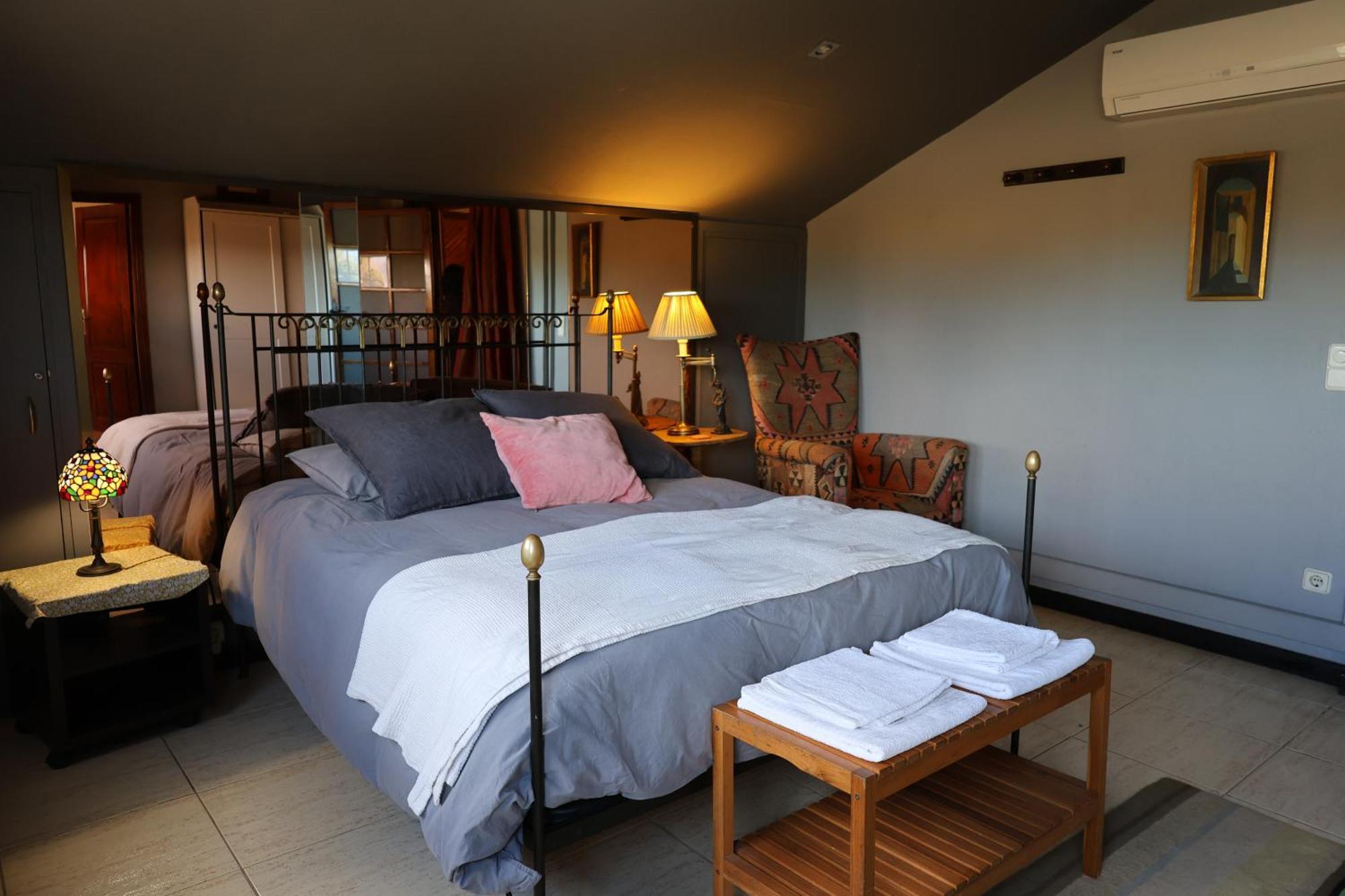 El Cedre Blau Vivienda Con Piscina En * Granollers